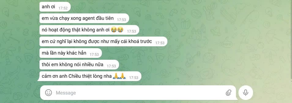 Vừa chạy agent đầu tiên. Nó hoạt động thật. Khác hẳn mấy khoá AI mua trước đó.
